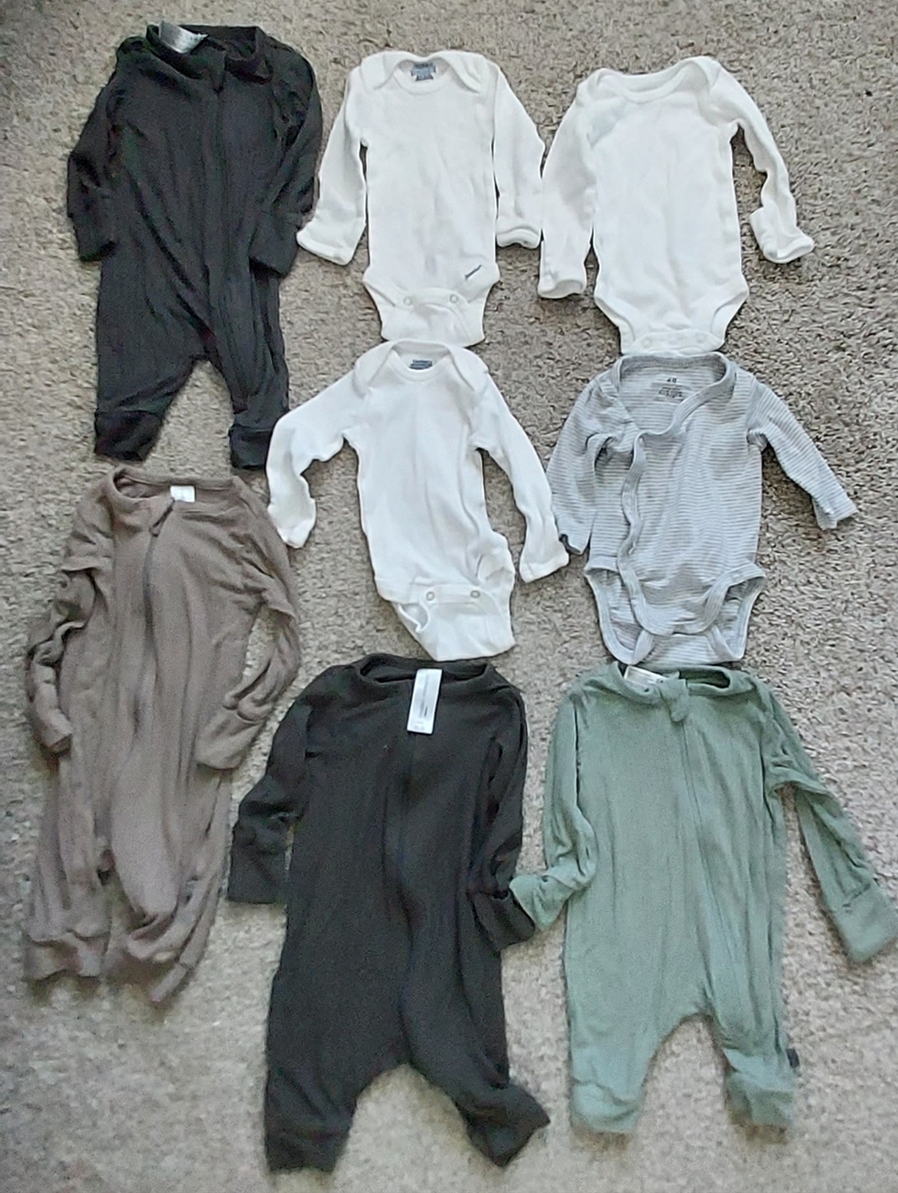 Lot Baby Gender Neutral Sleepers Gerber One Piece Gerber Onesies NB  0-3 Months